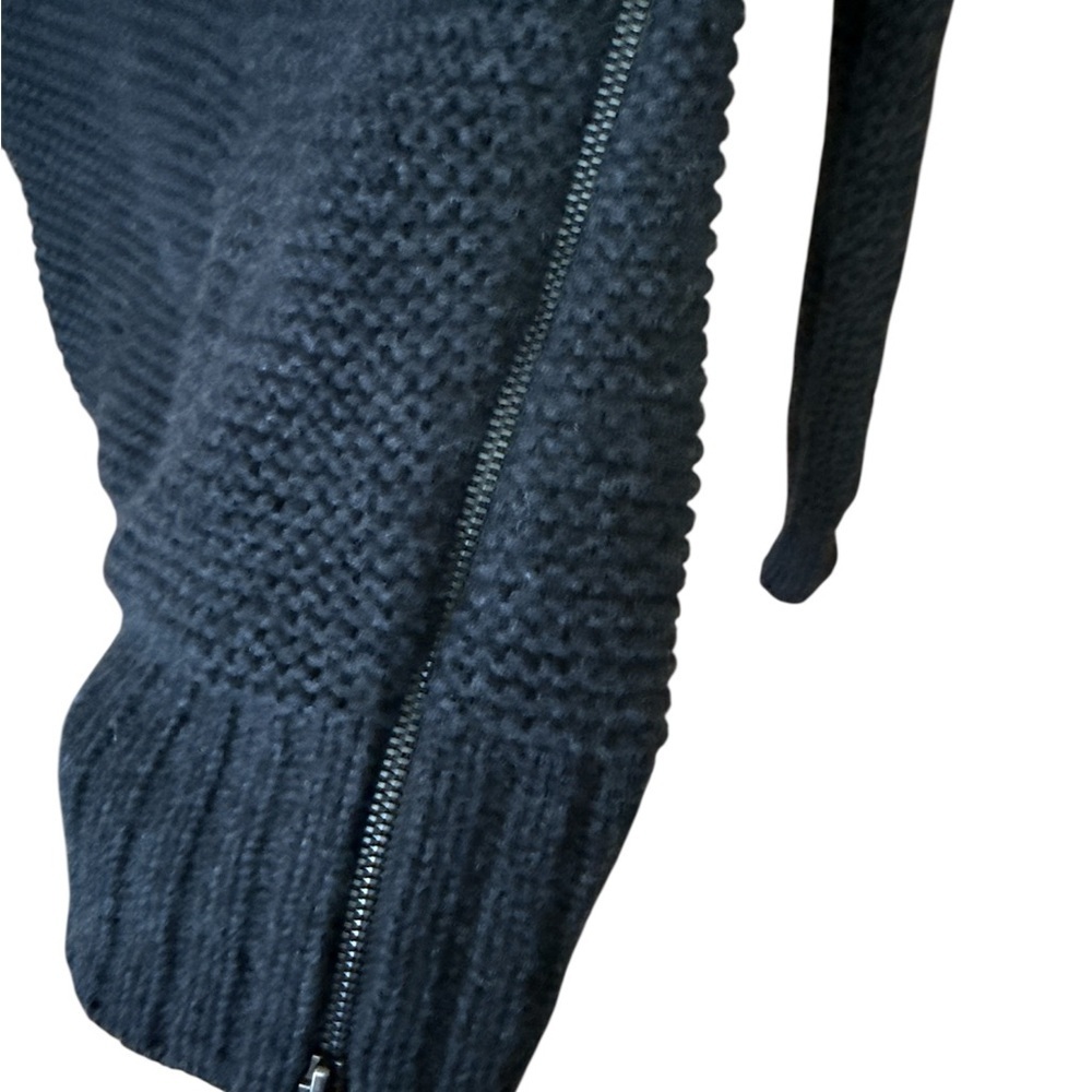Lululemon Karma Kurmasana Sweater, Merino Wool, Heathered Black, Size 4 - Picture 7 of 8